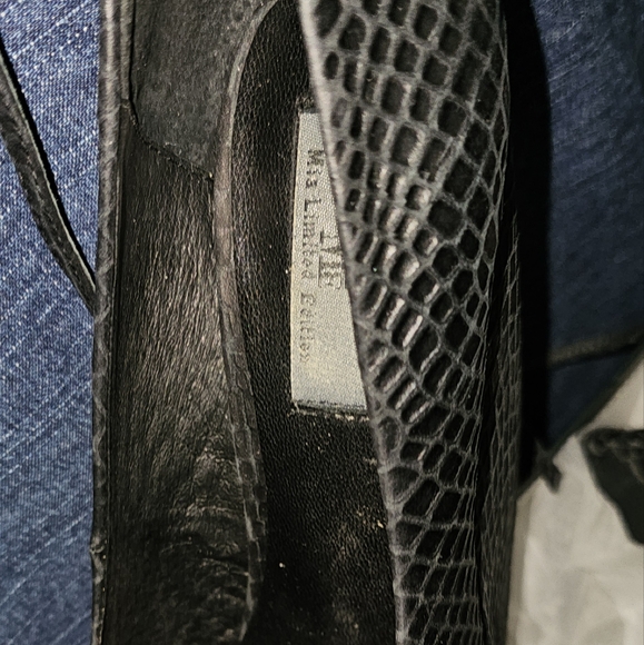 MIA Limited Edition - Picture 3 of 6